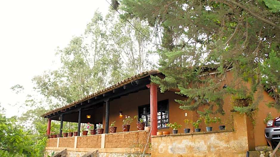 Villa Patzcuaro Garden Hotel & RV Park