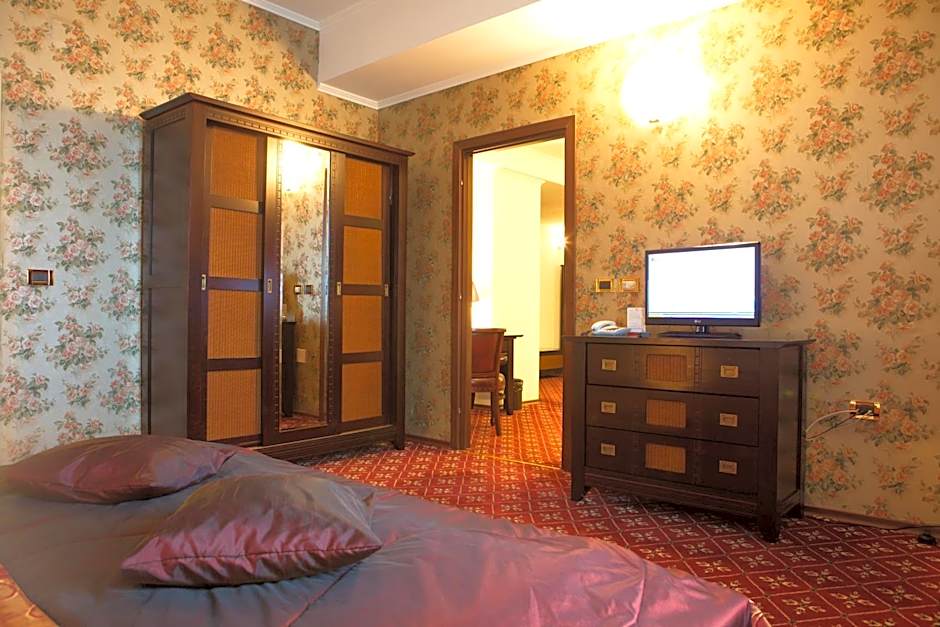 Phoenicia Grand Hotel