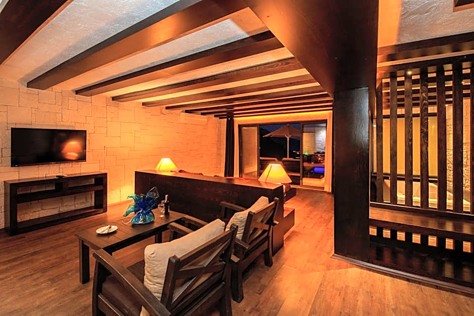 Manaspark Deluxe Hotel