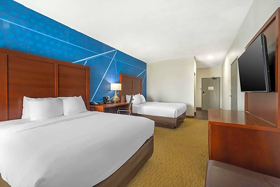 Comfort Suites Omaha East-Council Bluffs