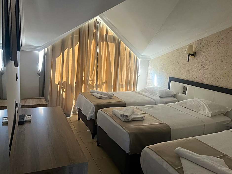 MONİ HOTEL