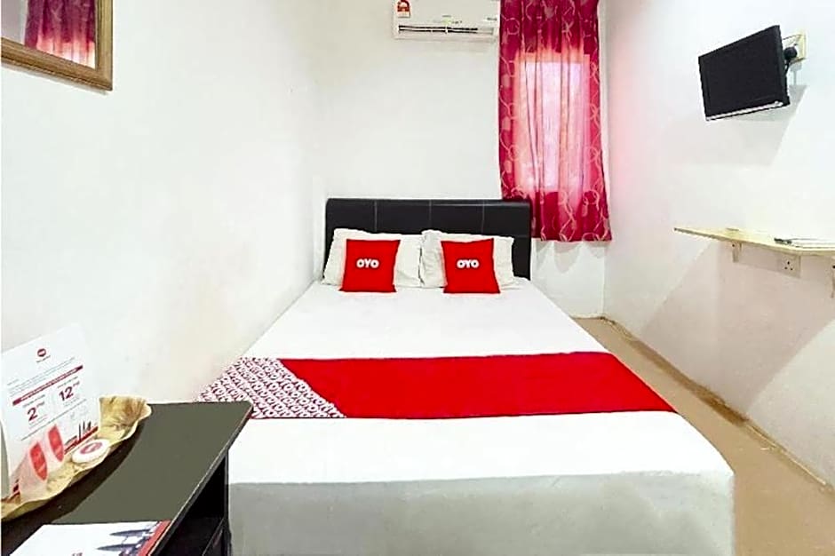 OYO 90324 Muar Station Hotel