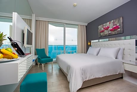 Double or Twin Room with Sea View (2 adults + 2 children)