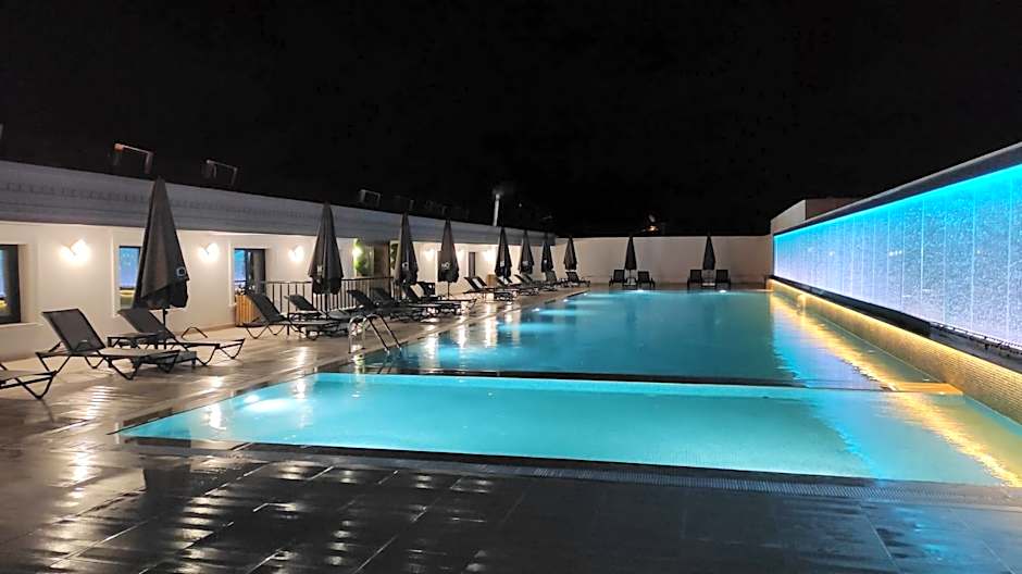 MQ Hotel Suites & SPA