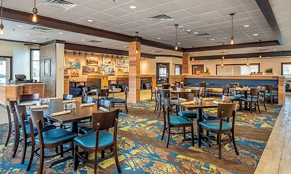 Holiday Inn Conference Ctr Marshfield by IHG