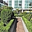 Rosedale on Robson Suite Hotel