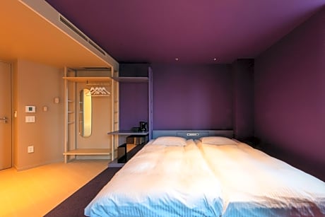 Purple Room - Accessible