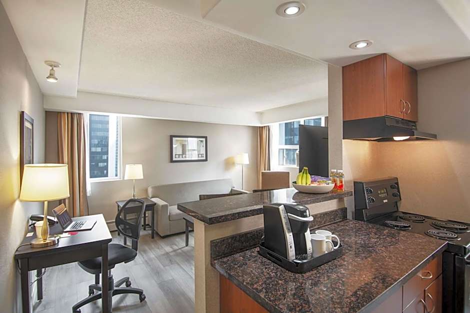 Coast Calgary Downtown Hotel & Suites by APA