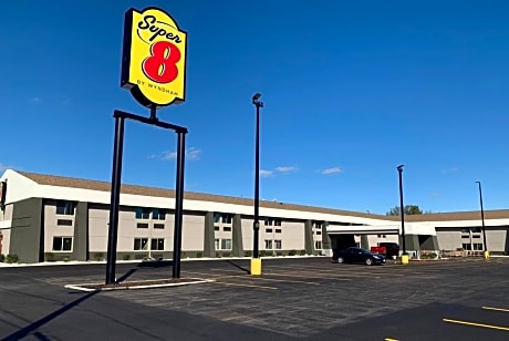Super 8 by Wyndham South Holland