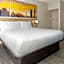 Days Inn & Suites by Wyndham Albany