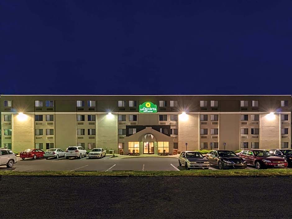 La Quinta Inn & Suites by Wyndham Warwick-Providence Airport