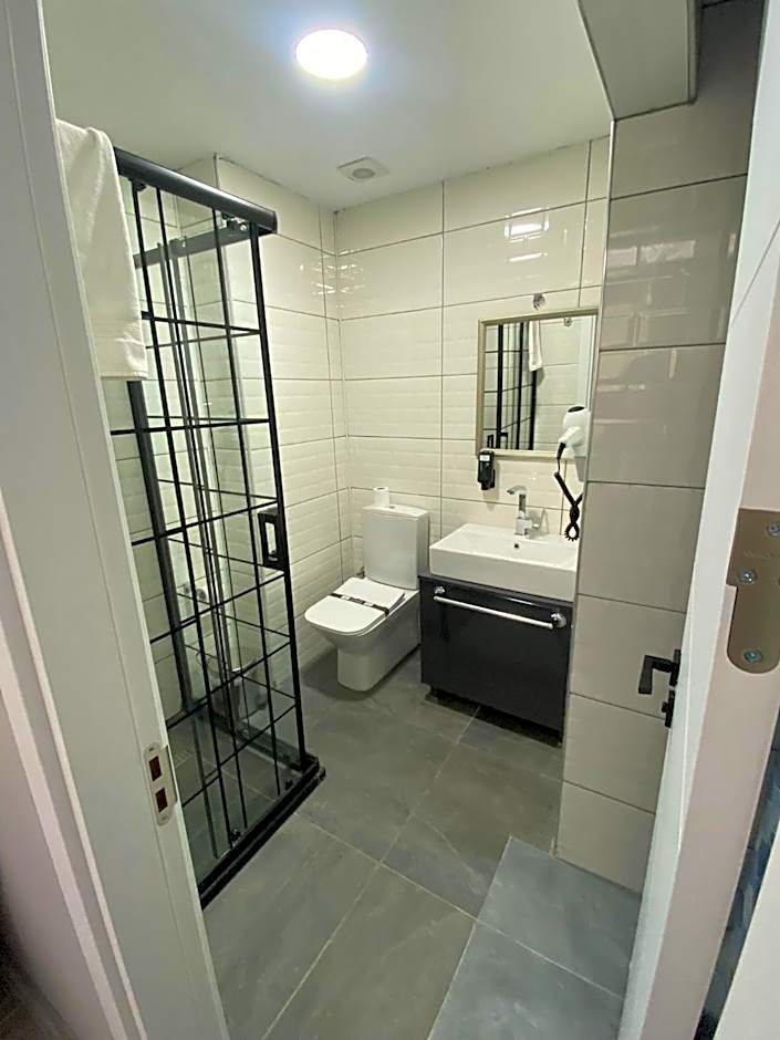 Comfort Center Suit Hotel