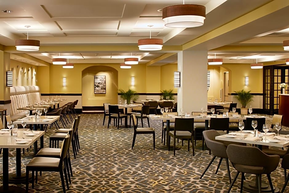 Crowne Plaza Cabana Hotel by IHG