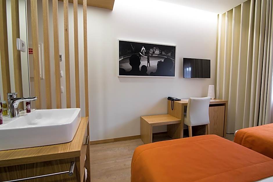 Porto Coliseum Hotel