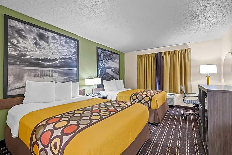 Super 8 by Wyndham Watertown WI