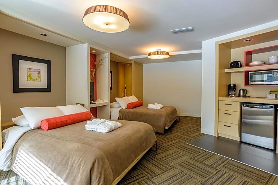 Photo 1 of 6 of Suite, River View