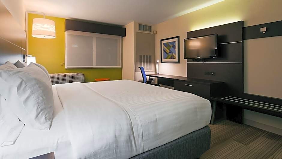 Holiday Inn Express Hotels & Suites Burlington By IHG