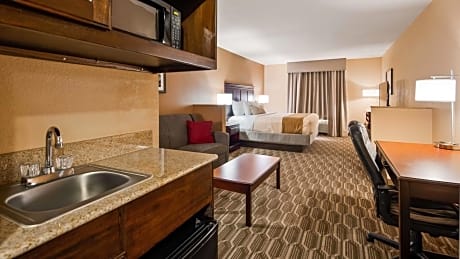 SUITE-1 KING BED,NSM,HI SPD NET,PRESIDENTAL SUITE,MICRFRG,FULL BREAKFAST