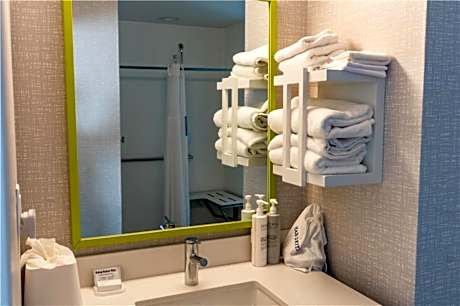 1Kg Mobility/Hearing Access Ri Shwr Studio Ns