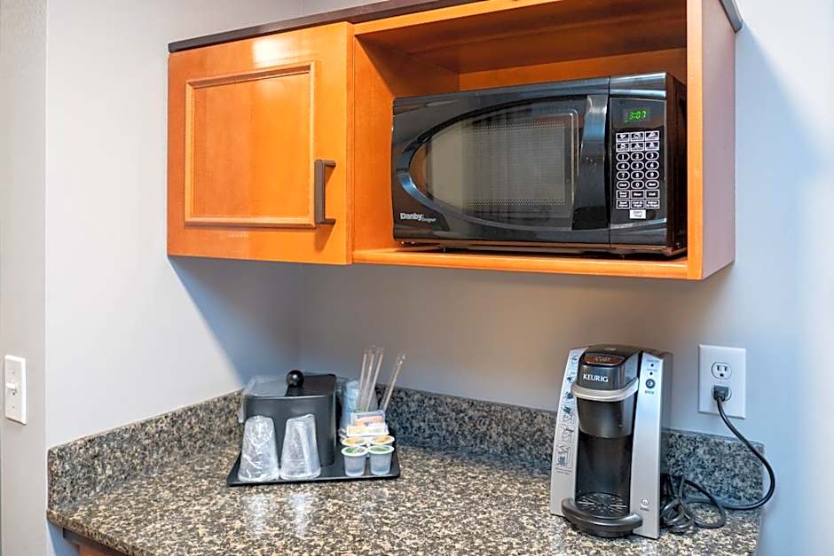 Pocaterra Inn & Waterslide