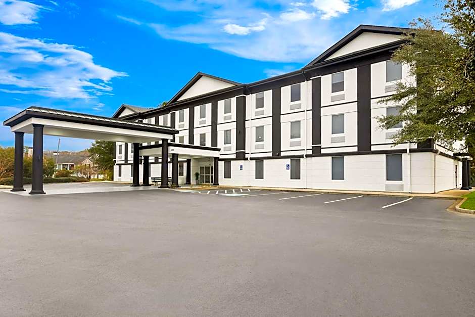 Sonesta Essential Savannah