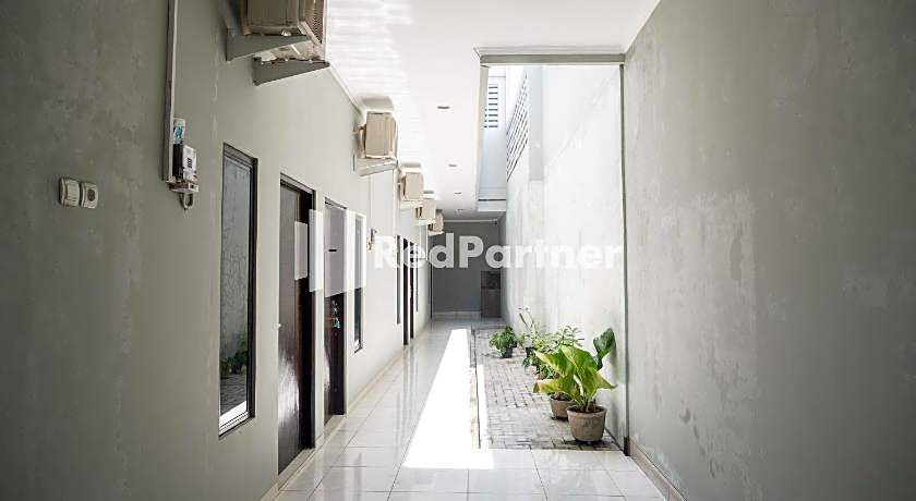 Athena House Syariah Near The Park Mall Solo Baru Mitra RedDoorz