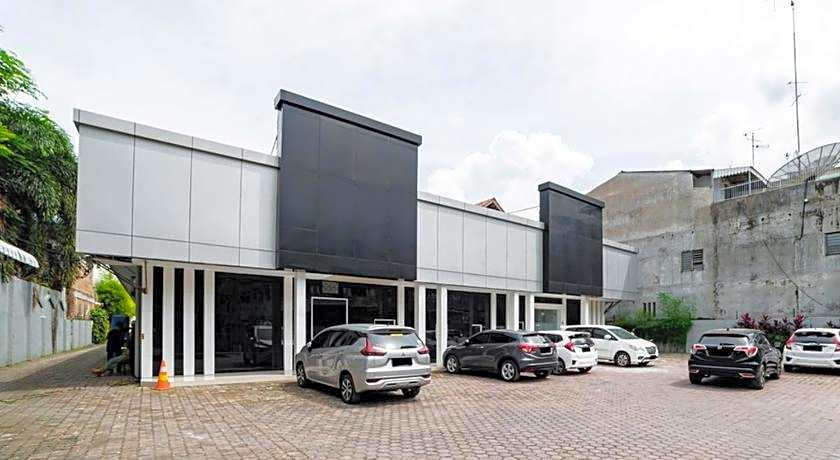 RedDoorz Plus near Thamrin Plaza Medan