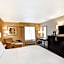 Holiday Inn Express Hotel & Suites Milwaukee-New Berlin By IHG