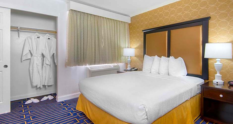 Best Western Plus Palm Court Hotel