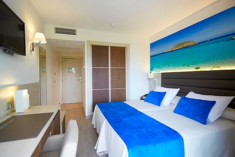 Invisa Hotel Club Cala Blanca