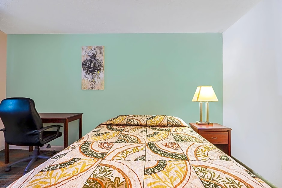 Travelers Inn by OYO Beaver, Hwy 19