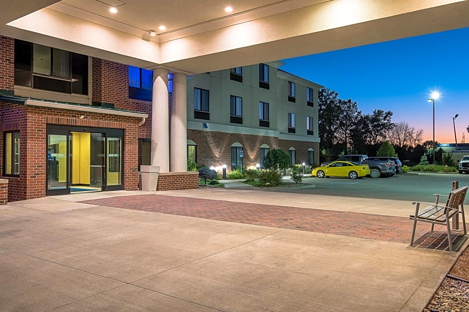 Holiday Inn Express and Suites Lafayette East By IHG