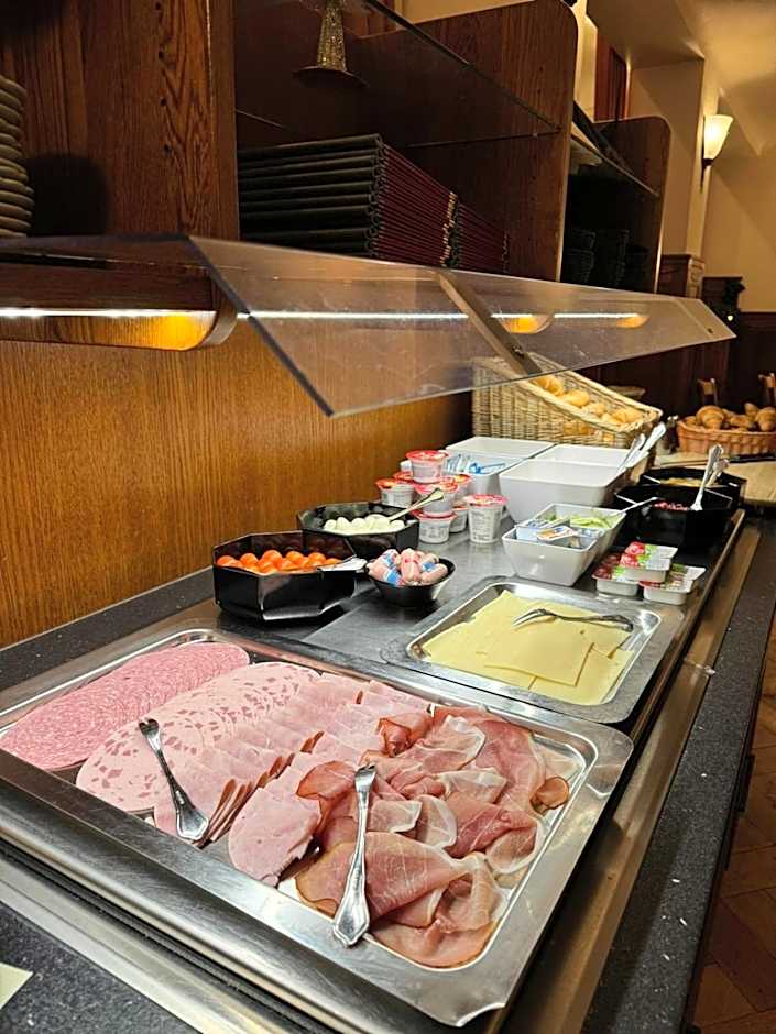 Horchem Hotel-Restaurant-Cafe-Bar