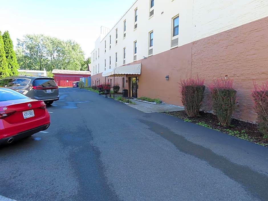 St. Charles Hotel - Hudson