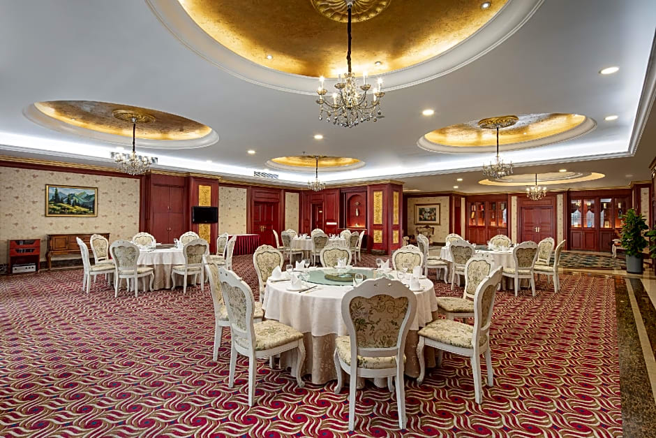 Ramada Plaza by Wyndham Chongqing West