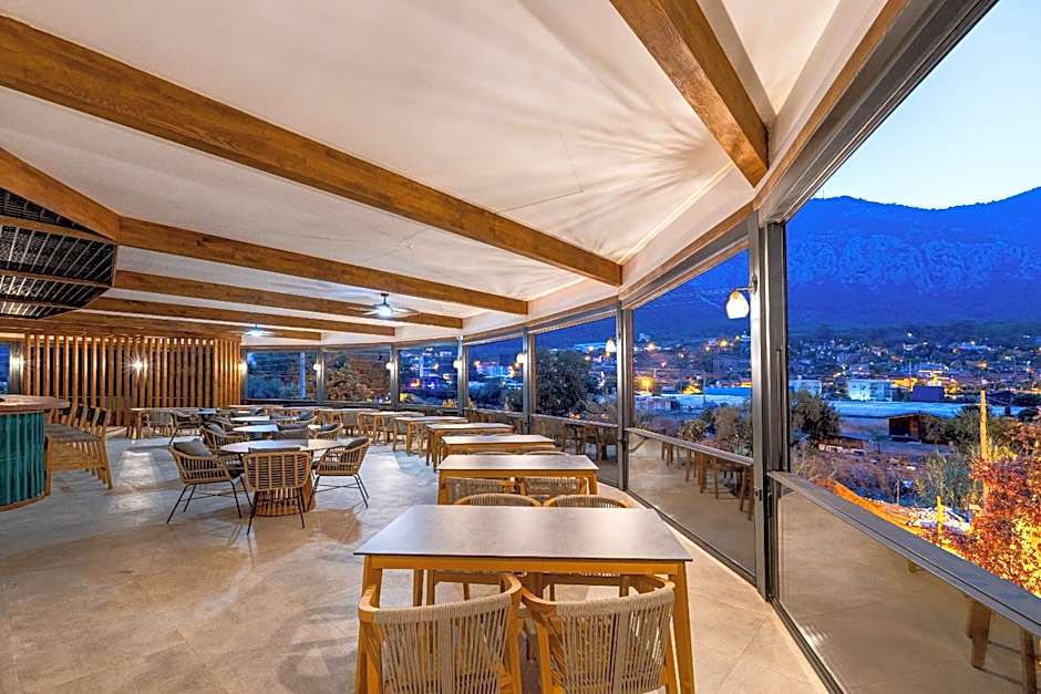 Rota Kilidonia Karaöz Suites&Villas