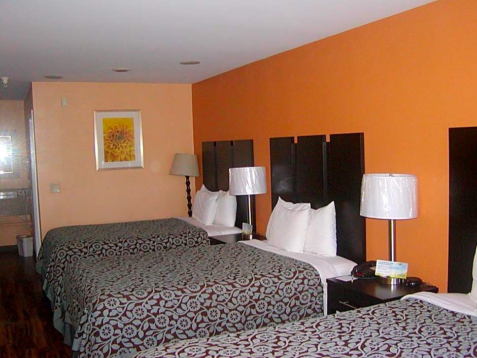 Days Inn by Wyndham Marietta White Water