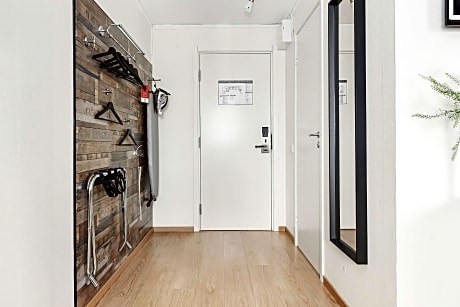 1 King Bed, Non-Smoking, Deluxe Room, Free Internet, Full Breakfast