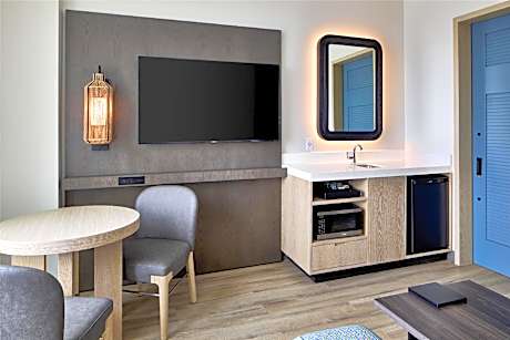 King Suite with Gulf View and Roll-in Shower - Hearing and Mobility Access