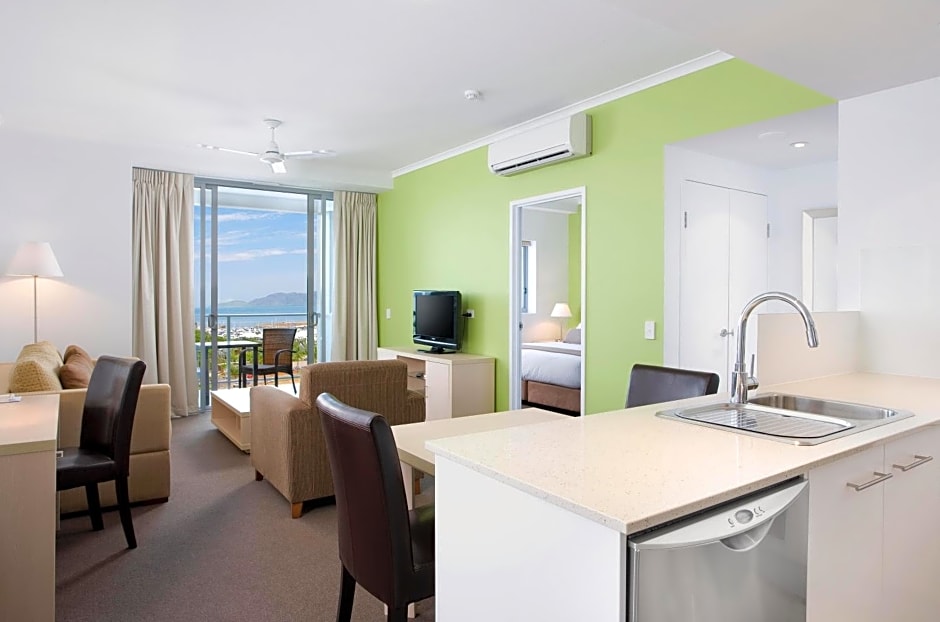 Oaks Townsville Gateway Suites