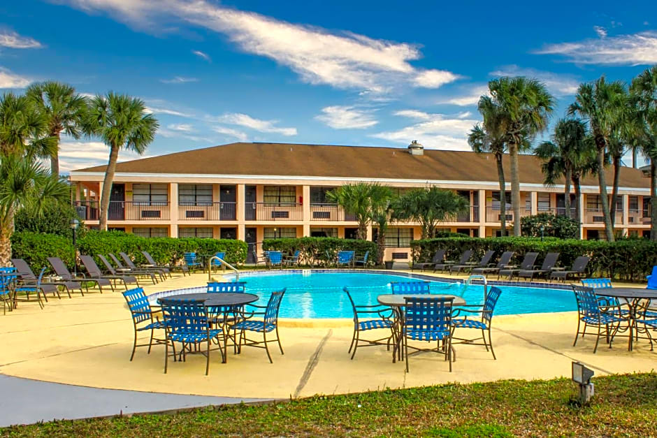 APM Inn & Suites - Jacksonville