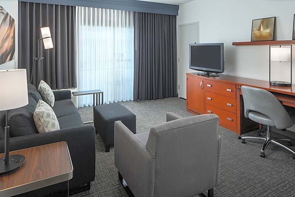 Courtyard by Marriott Memphis East/Park Avenue