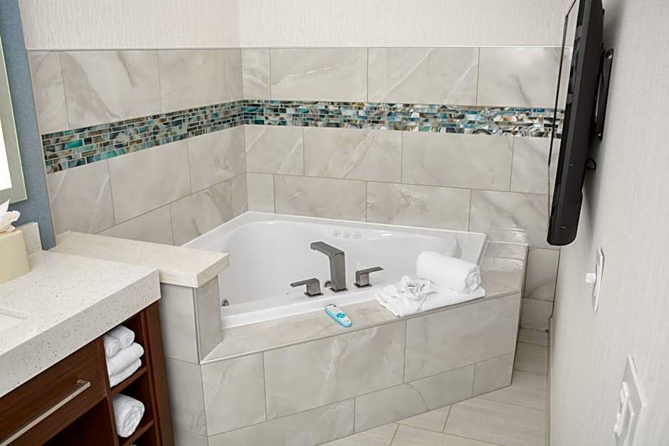 Four Points by Sheraton Fayetteville Fort Liberty
