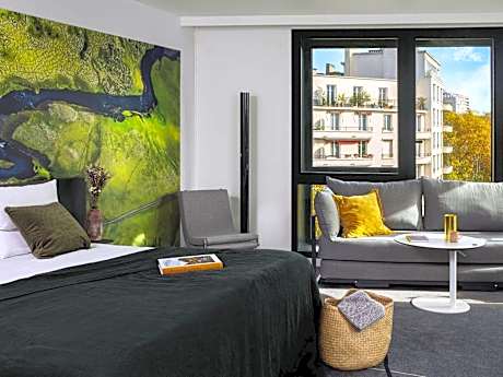 Junior King Suite with Sofa Bed