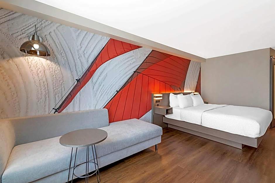 Cambria Hotel & Suites Plymouth