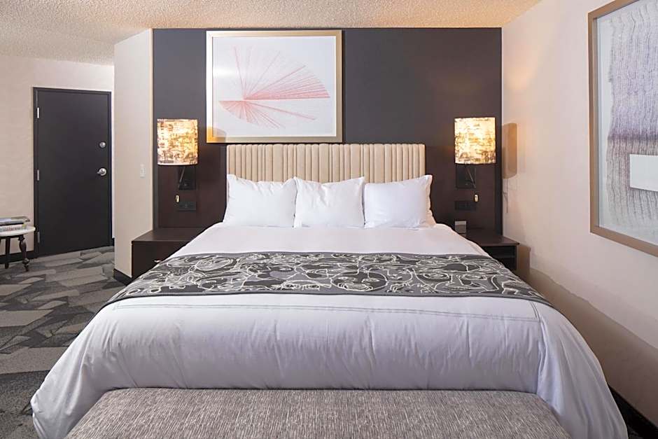 Saint Kate - The Arts Hotel