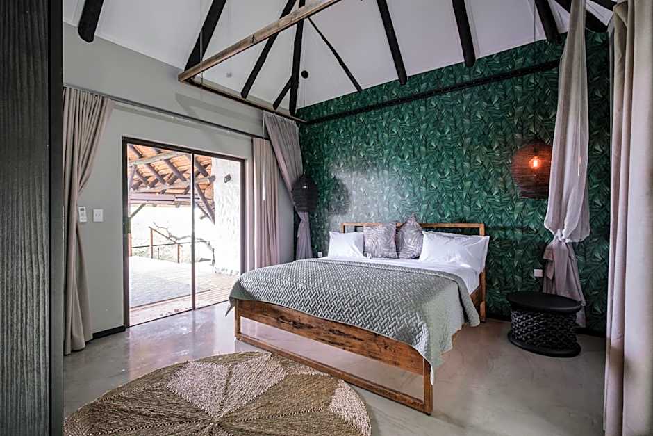 Photo 1 of 8 of Suite, Lake View