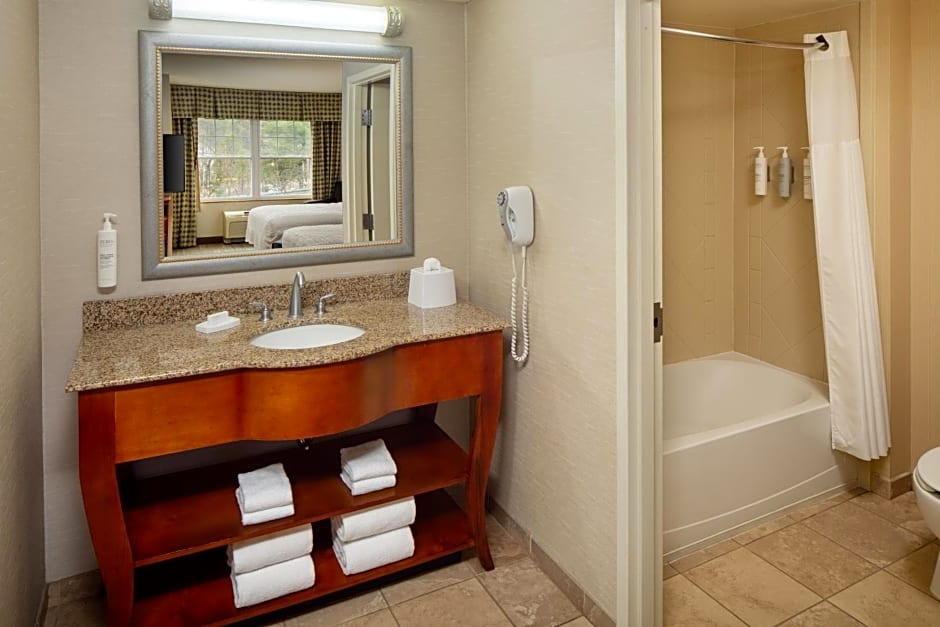 Hampton Inn By Hilton & Suites Mystic