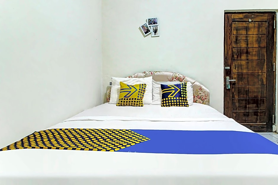 OYO HOMES 91242 Desa Wisata Cibuntu Kuningan Syariah