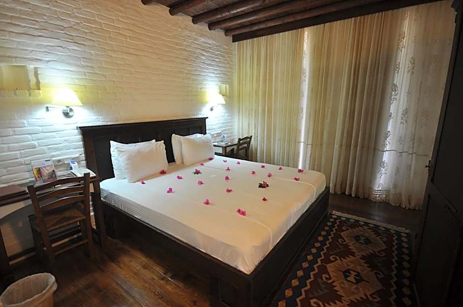 Photo 1 of 4 of 1 Double Bed or 2 Beds, Sea View